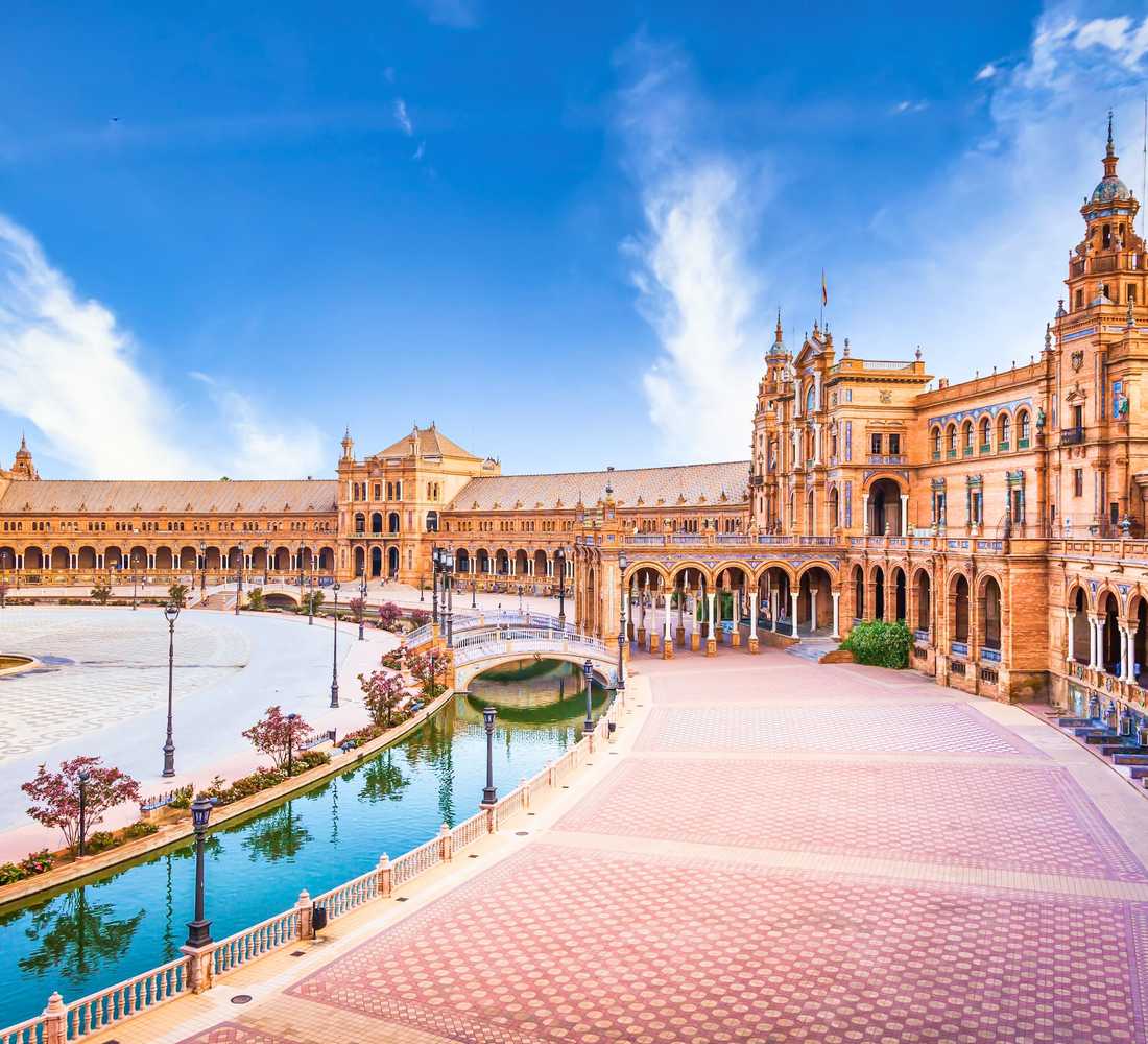 Tours en autobús con paradas libres en Sevilla, España – Autobuses abiertos, atracciones principales y cancelación gratuita en 2026