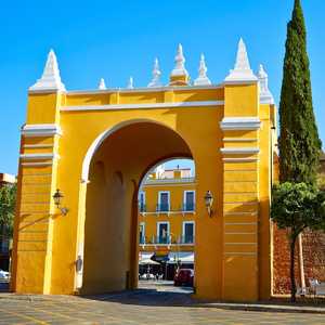 Súbete al autobús de dos pisos en Sevilla, España – Descubre monumentos, atracciones y rincones secretos con un tour turístico en autobús en 2026